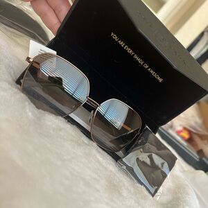 Prive Revaux Rose Gold wire rim Sunglasses with case